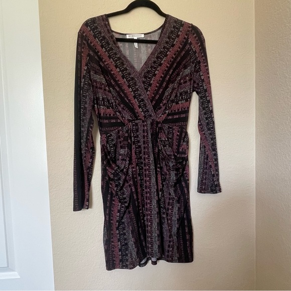BCBGeneration Dresses & Skirts - BCBGeneration Long Sleeve Multicolor V Neck with Pockets